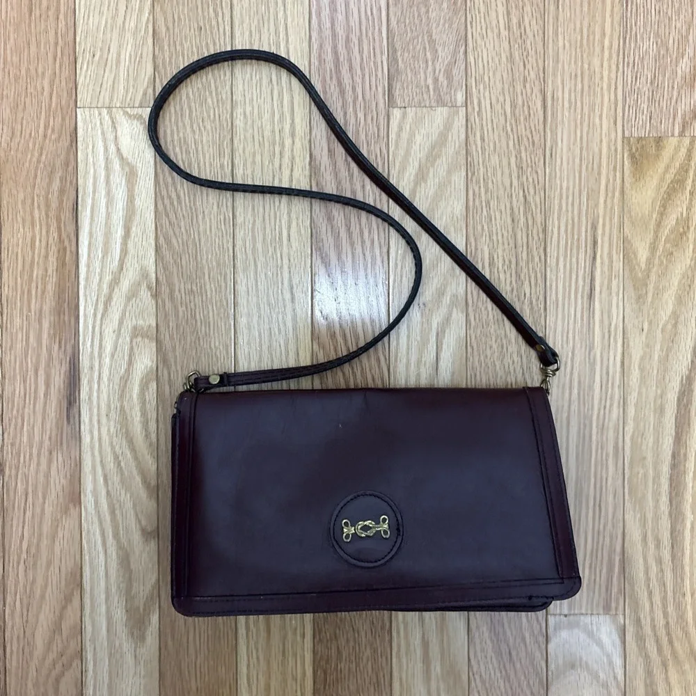 Vintage Convertible Burgundy Leather Crossbody Bag‎